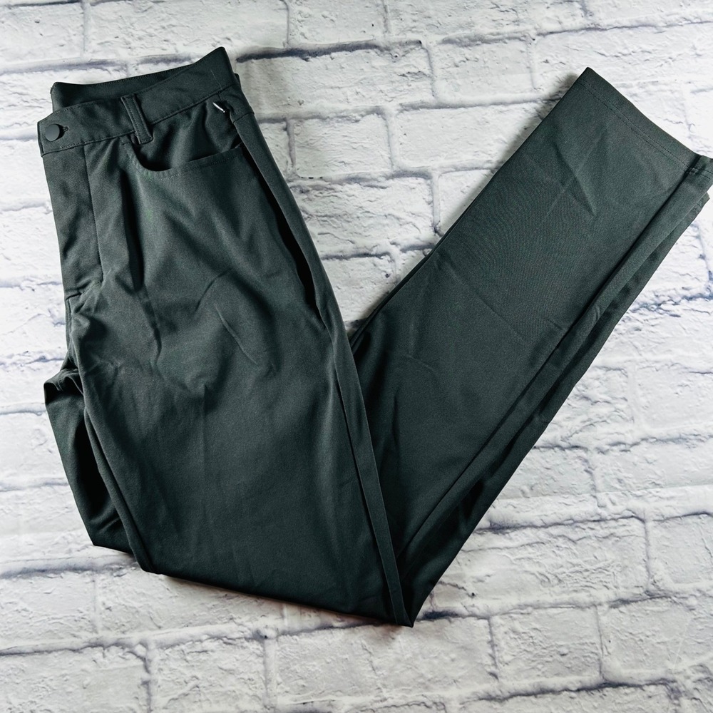 Old Navy Men's Hybrid Pant Built-In Flex Olive Green 30x32 Activewear Comfort